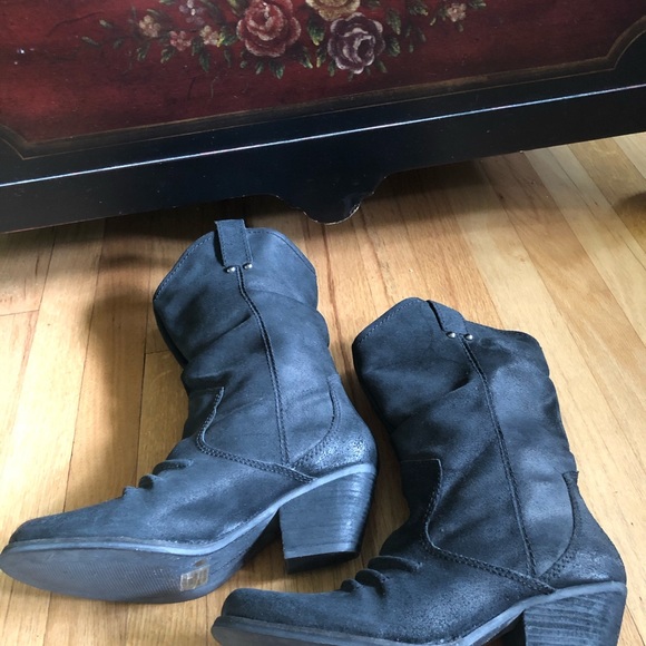 BCBG Boot - Picture 3 of 4